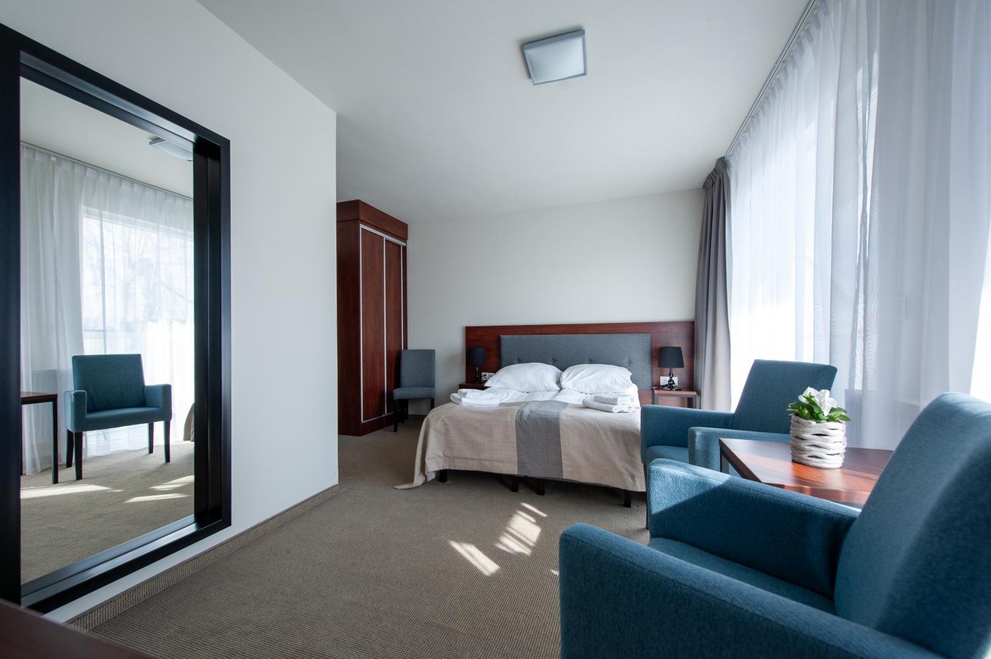 Przy Latarni Resort *